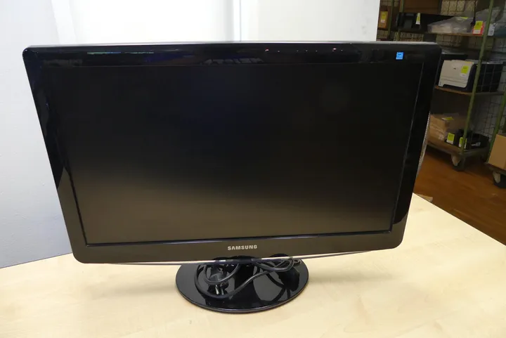 Samsung - Color Display Unit Modell: B2430L / Type: PU24WS